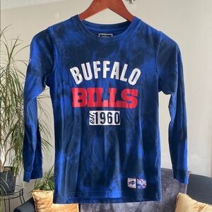 Buffalo Bills 8/10 Long Sleeve Tee fits like 8/10